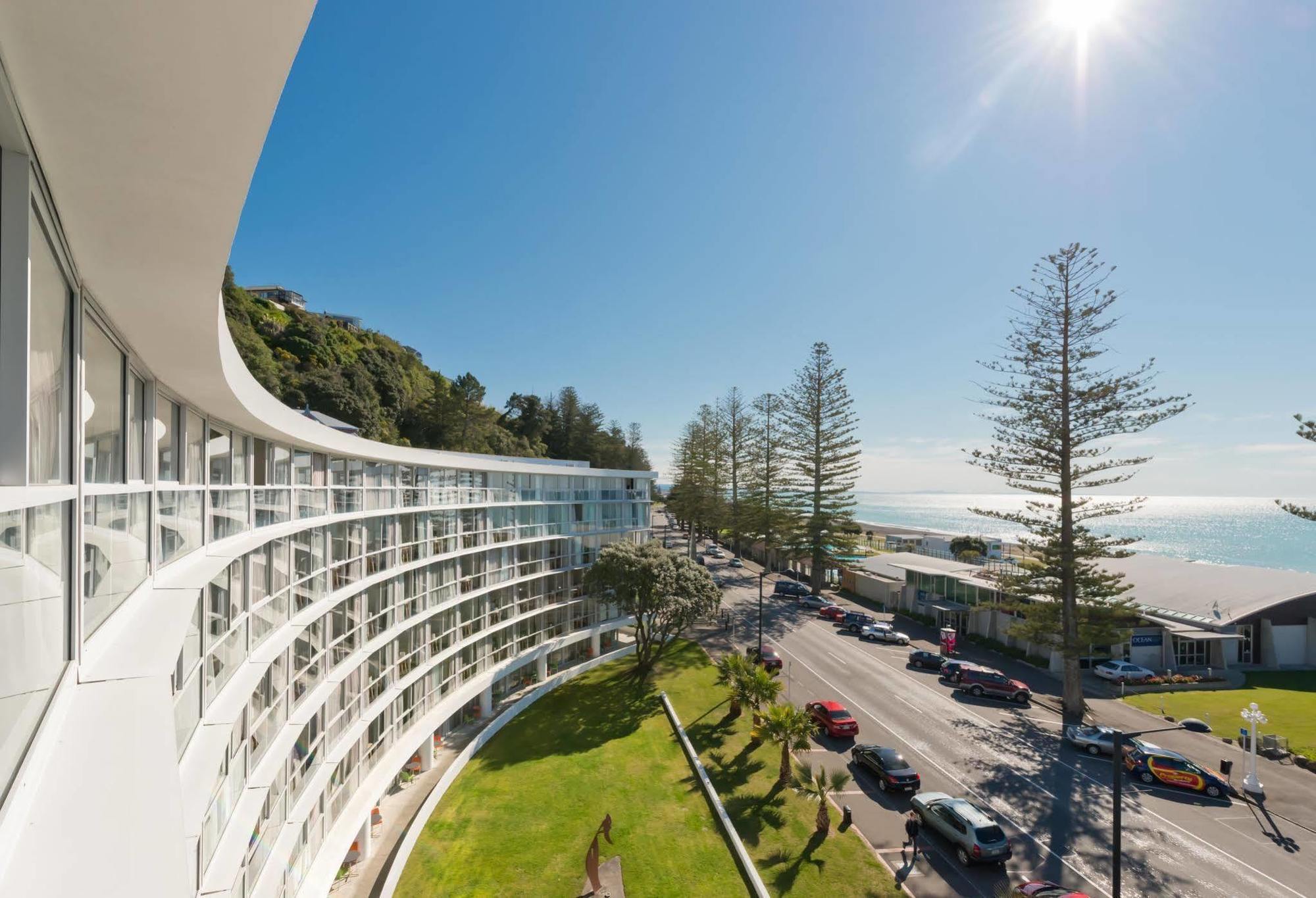 Scenic Hotel Te Pania Napier Exterior photo