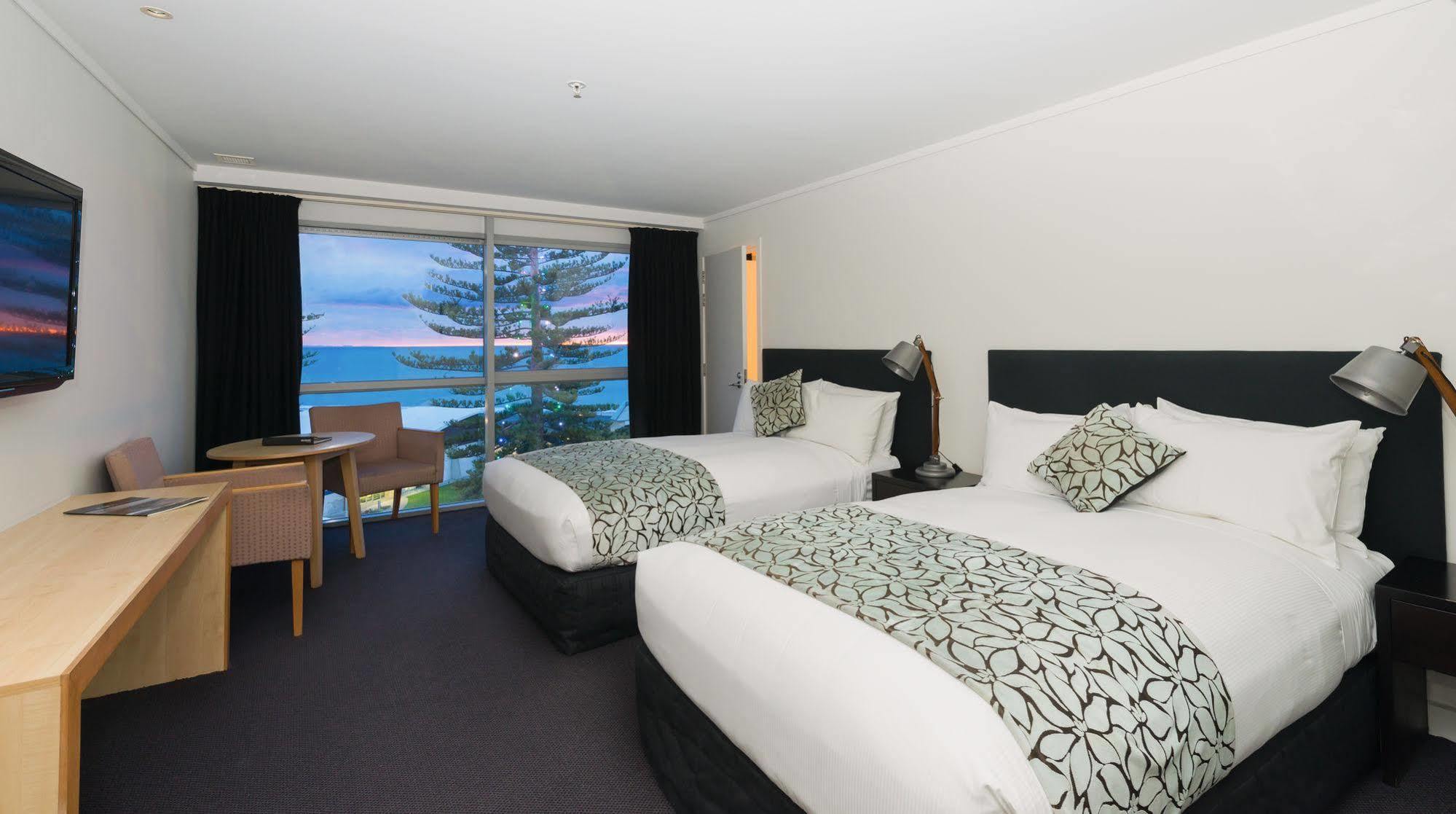 Scenic Hotel Te Pania Napier Exterior photo