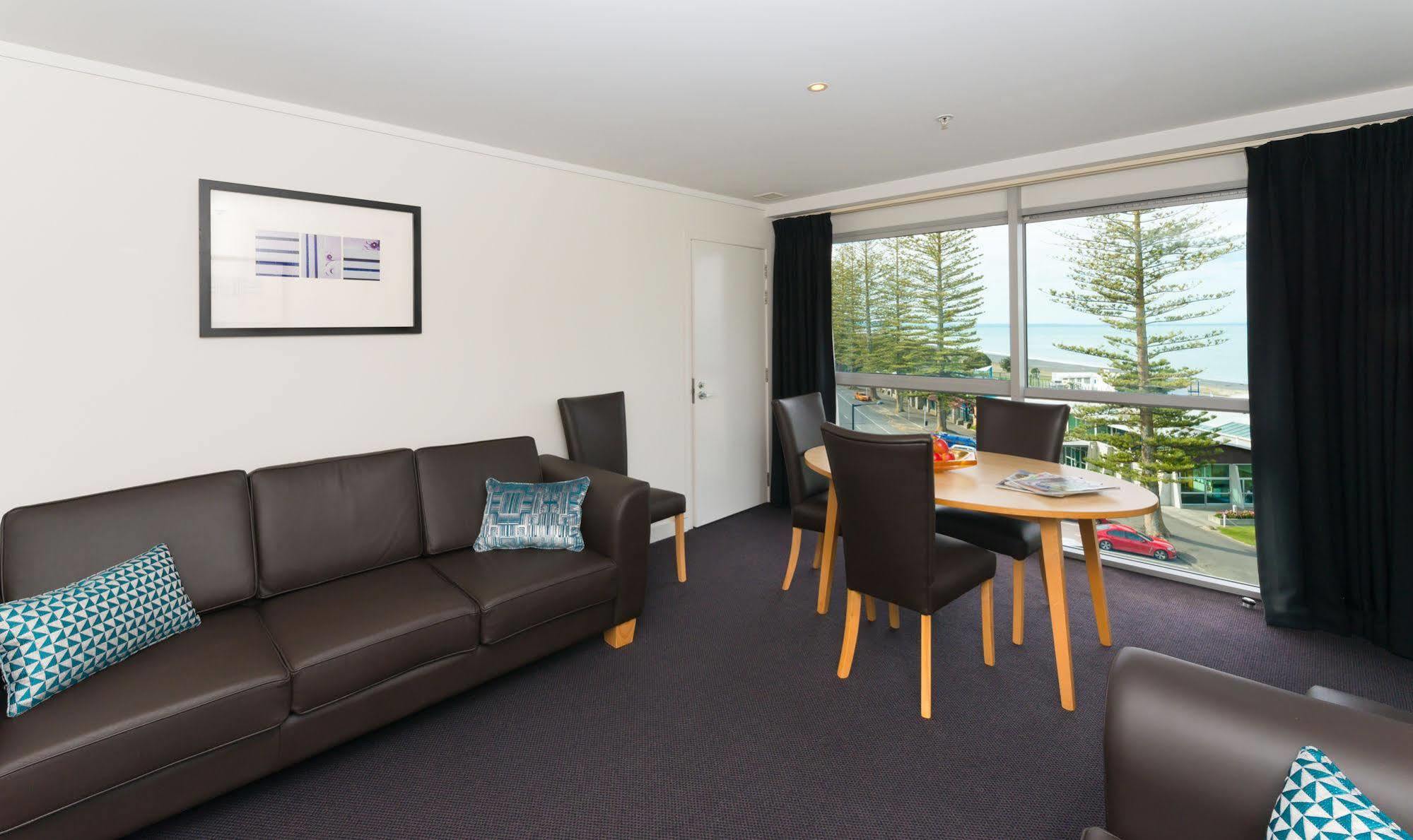 Scenic Hotel Te Pania Napier Exterior photo