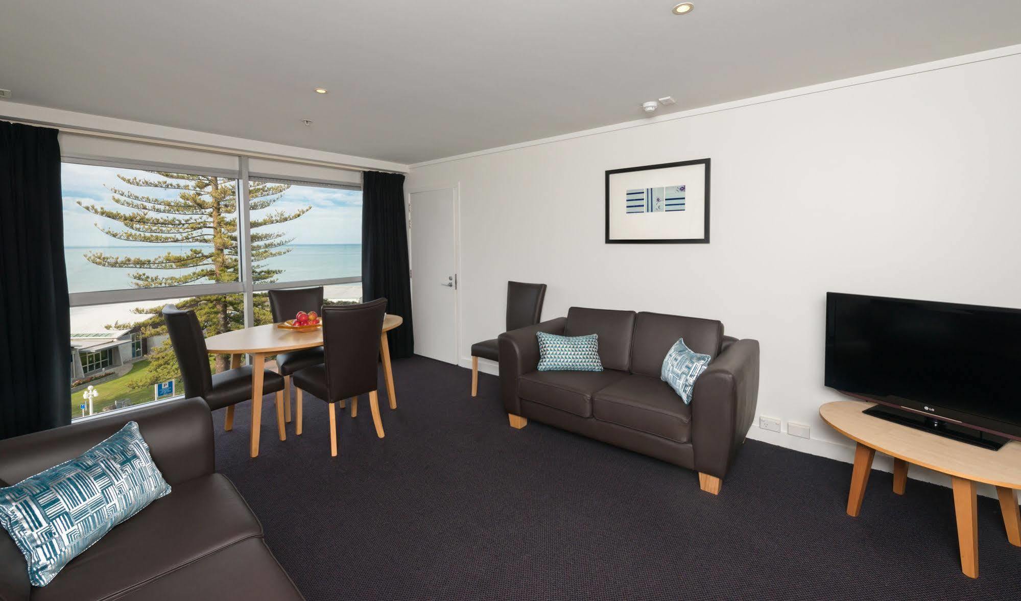 Scenic Hotel Te Pania Napier Exterior photo